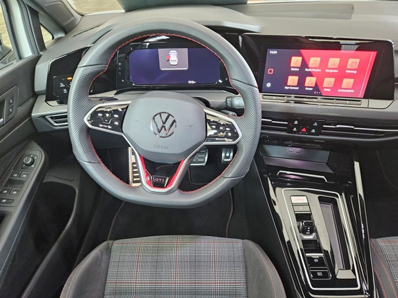 Volkswagen Golf 2.0 TSI GTI DSG BlackStyle - Samsaru's Car Outlet