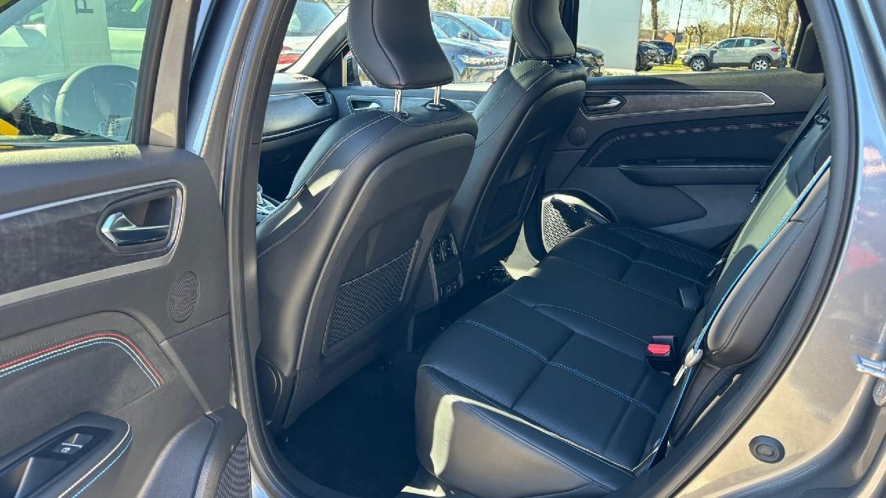 Renault Arkana Esprit Alpine Mild Hybrid - Samsaru's Car Outlet