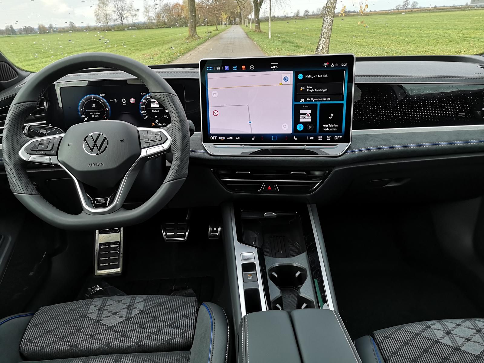 Volkswagen Passat Variant 2.0 TDI DSG 4Motion R-Line Pano 1