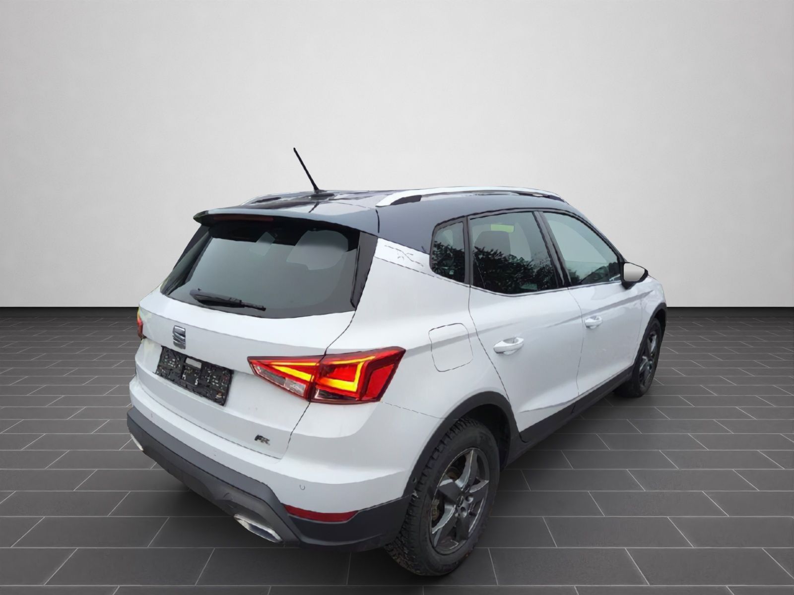Seat Arona FR 1.5 TSI DSG AHK 18"PRDC RFK SHZ FAP XL