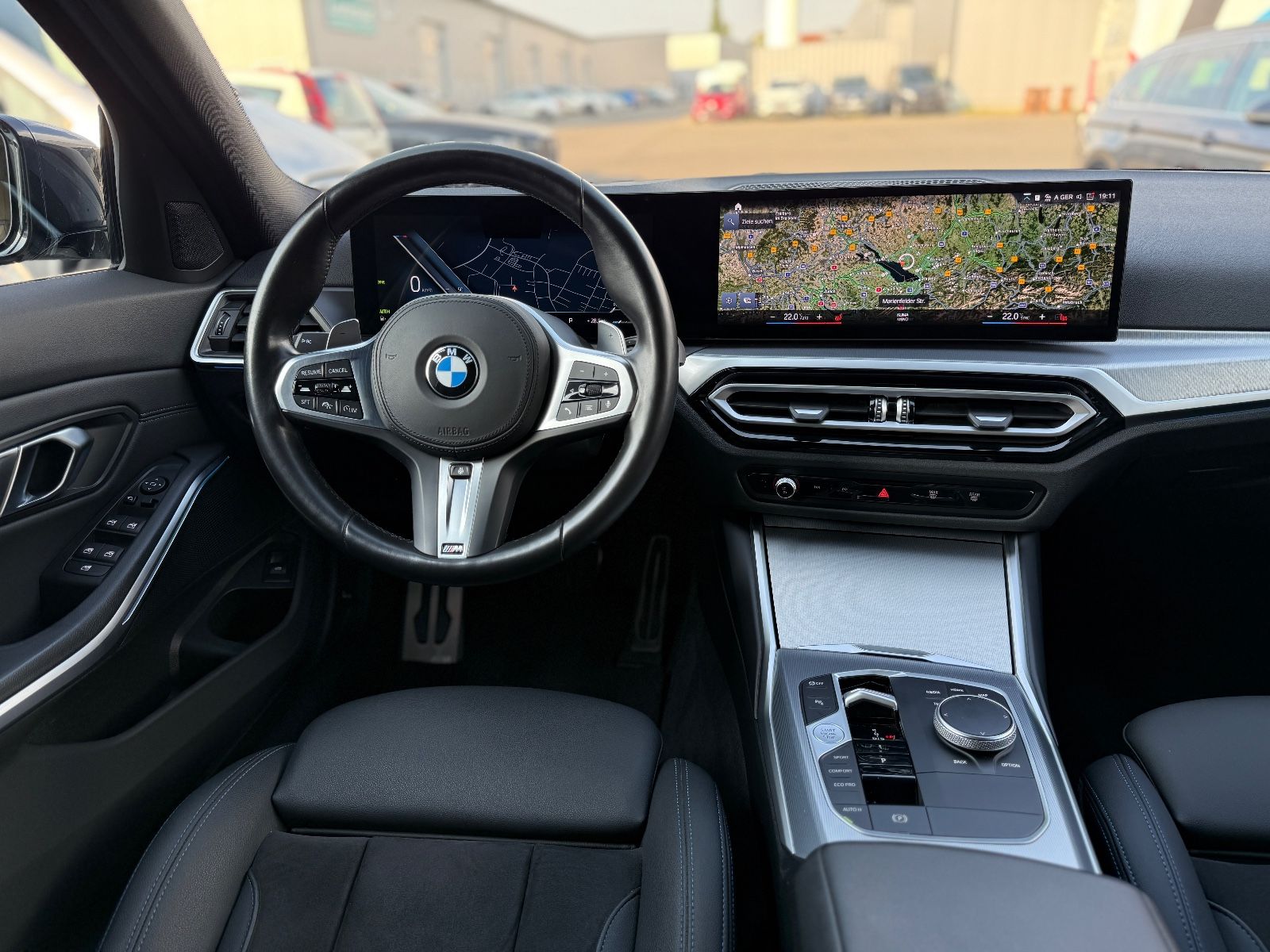 BMW 320 d xDrive M-SPORT - Samsaru's Car Outlet