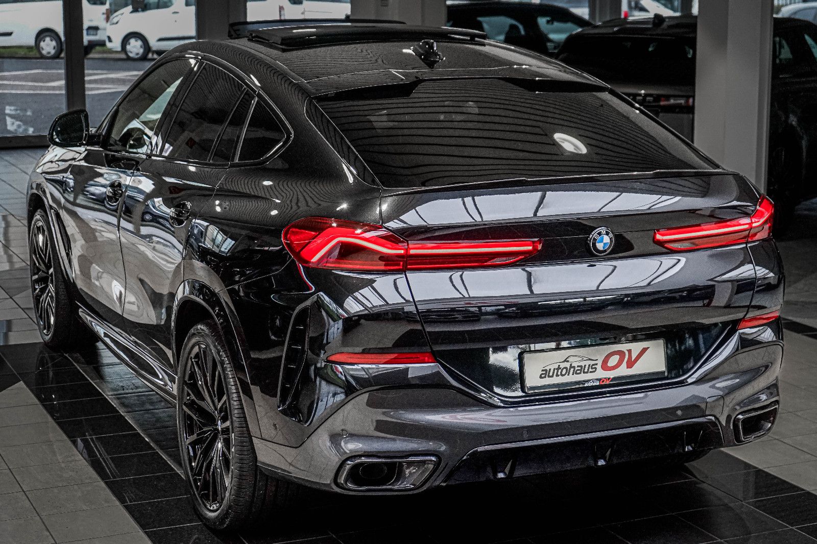 BMW X6 40xd M Sport*3xTV*Carbon*Massage*ACC*PanoSKY*