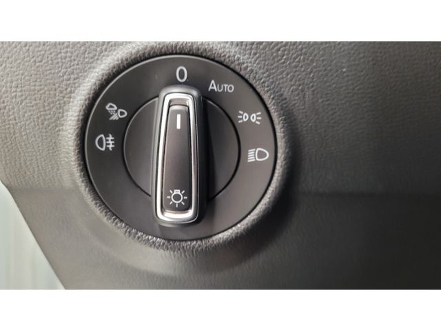 Volkswagen T-Roc 1.5 TSI Style DSG - Samsaru's Car Outlet