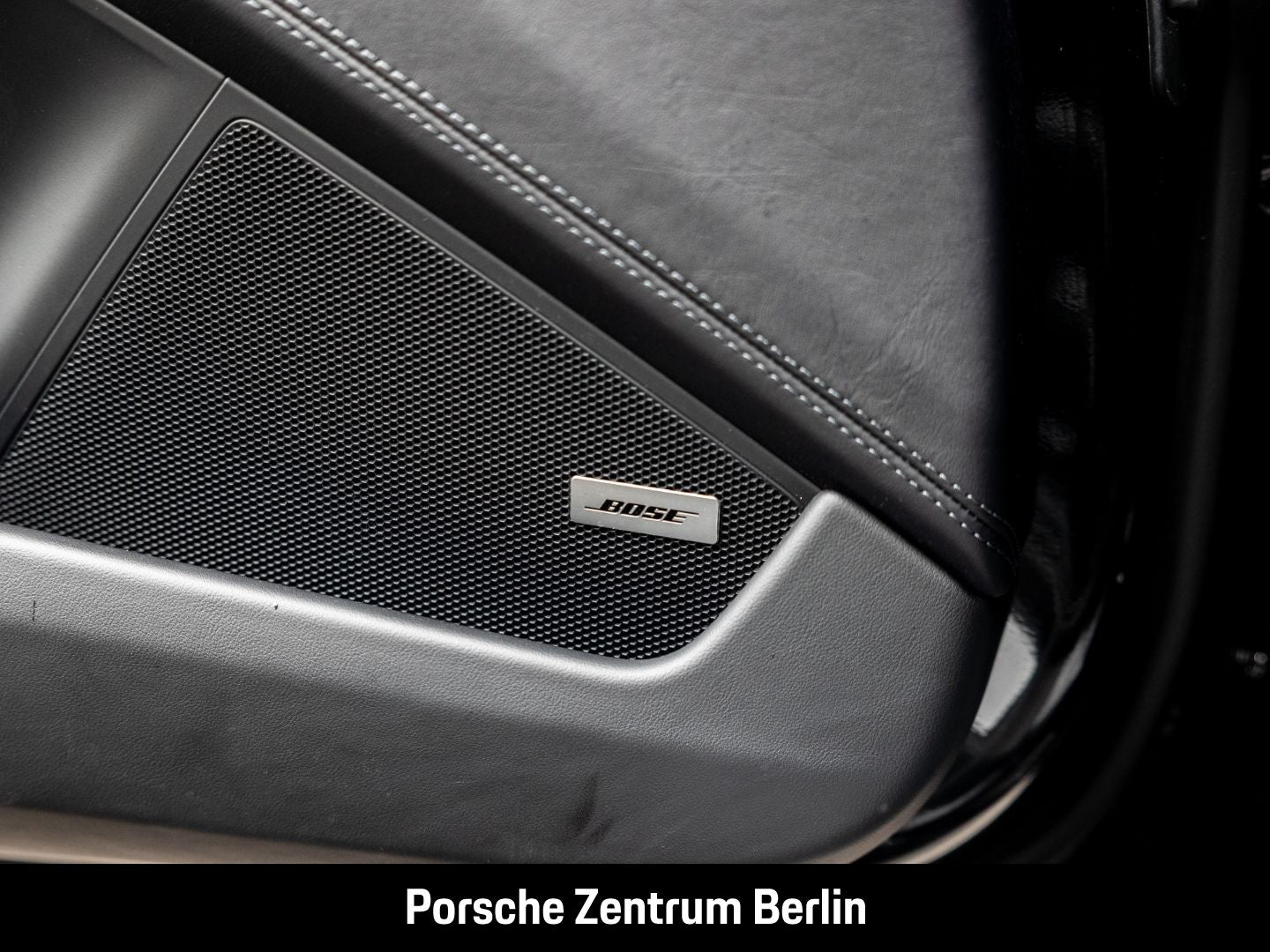 Porsche 992 911 Targa 4S BOSE Sportabgas SportDesign LED