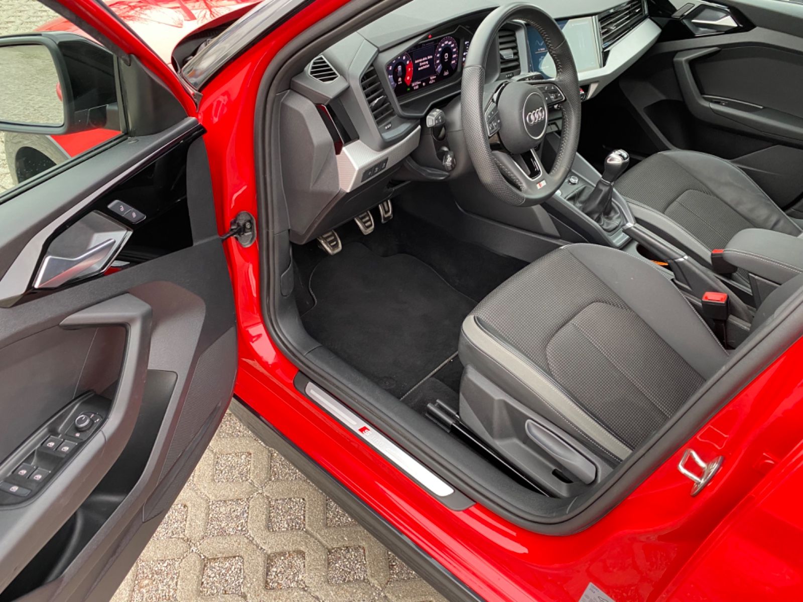 Audi A1 citycarver 30 TFSI S-line - Samsaru's Car Outlet