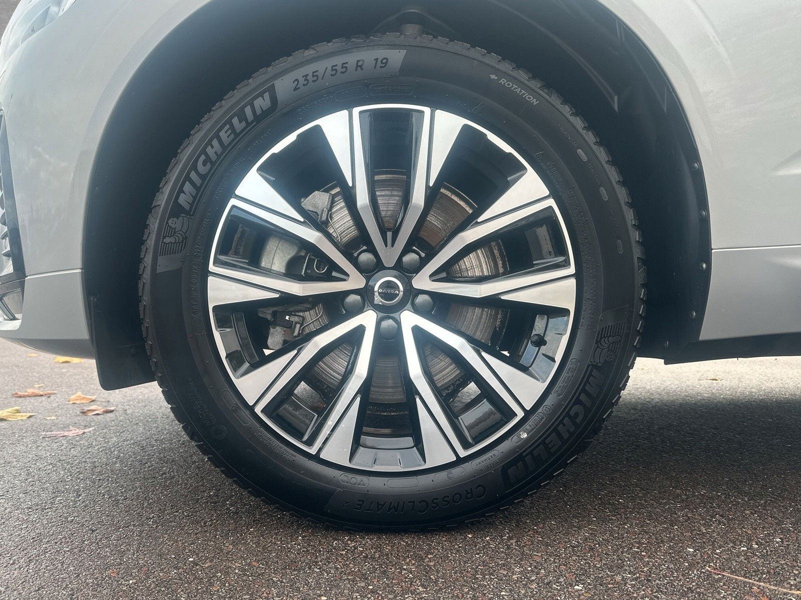 Volvo XC60 B5 AWD Mild-Hybrid Plus Dark AHK ACC BLIS