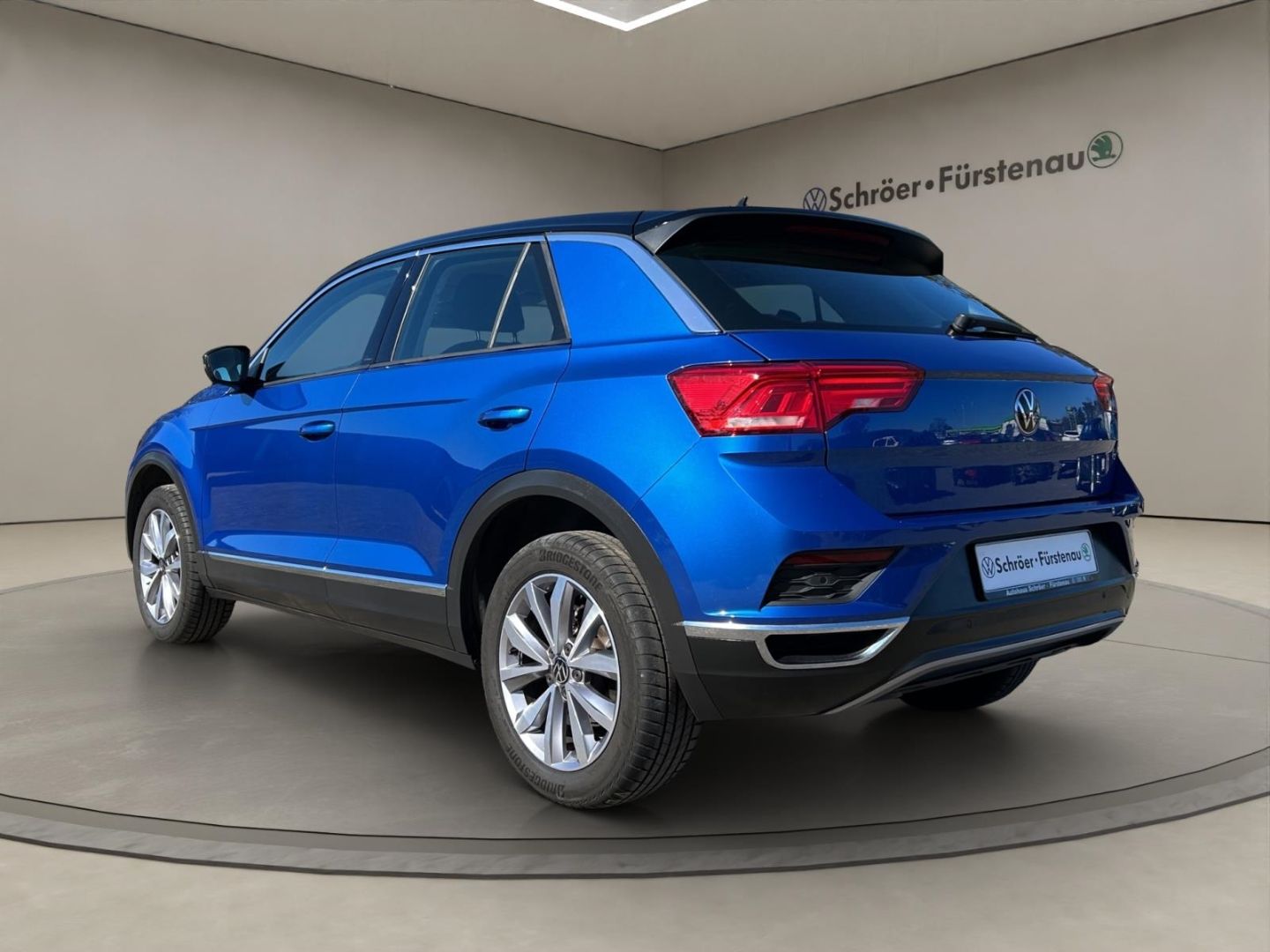 Volkswagen T-Roc Style 1.5 TSI DSG - Samsaru's Car Outlet