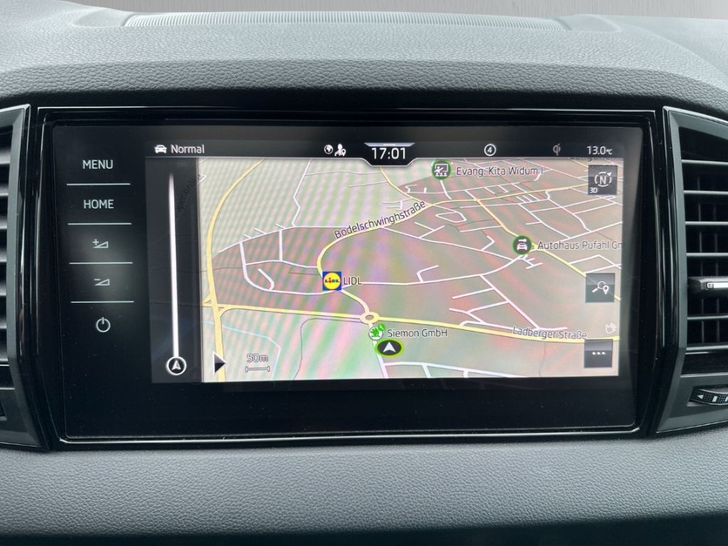 Skoda Karoq TDI 4x4 DSG Sportline AHK Pano Navi 360°