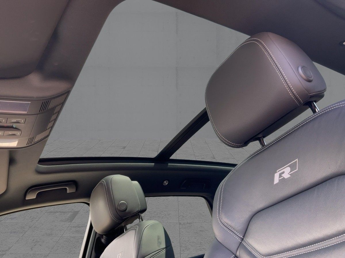 Volkswagen Touareg 3.0 TDI 4M R-LINE - Samsaru's Car Outlet