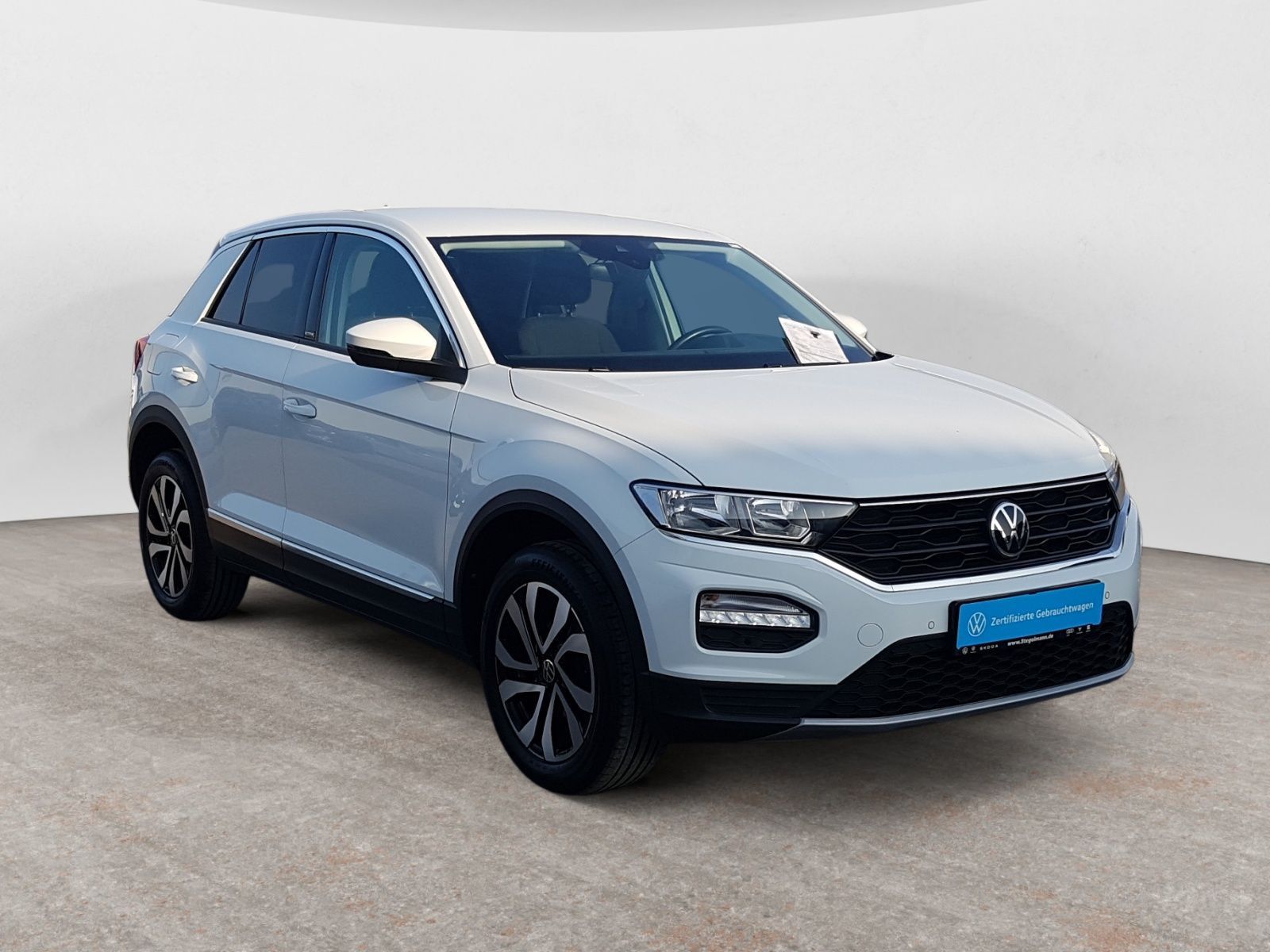 Volkswagen T-Roc 1.5 TSI DSG Active - Samsaru's Car Outlet