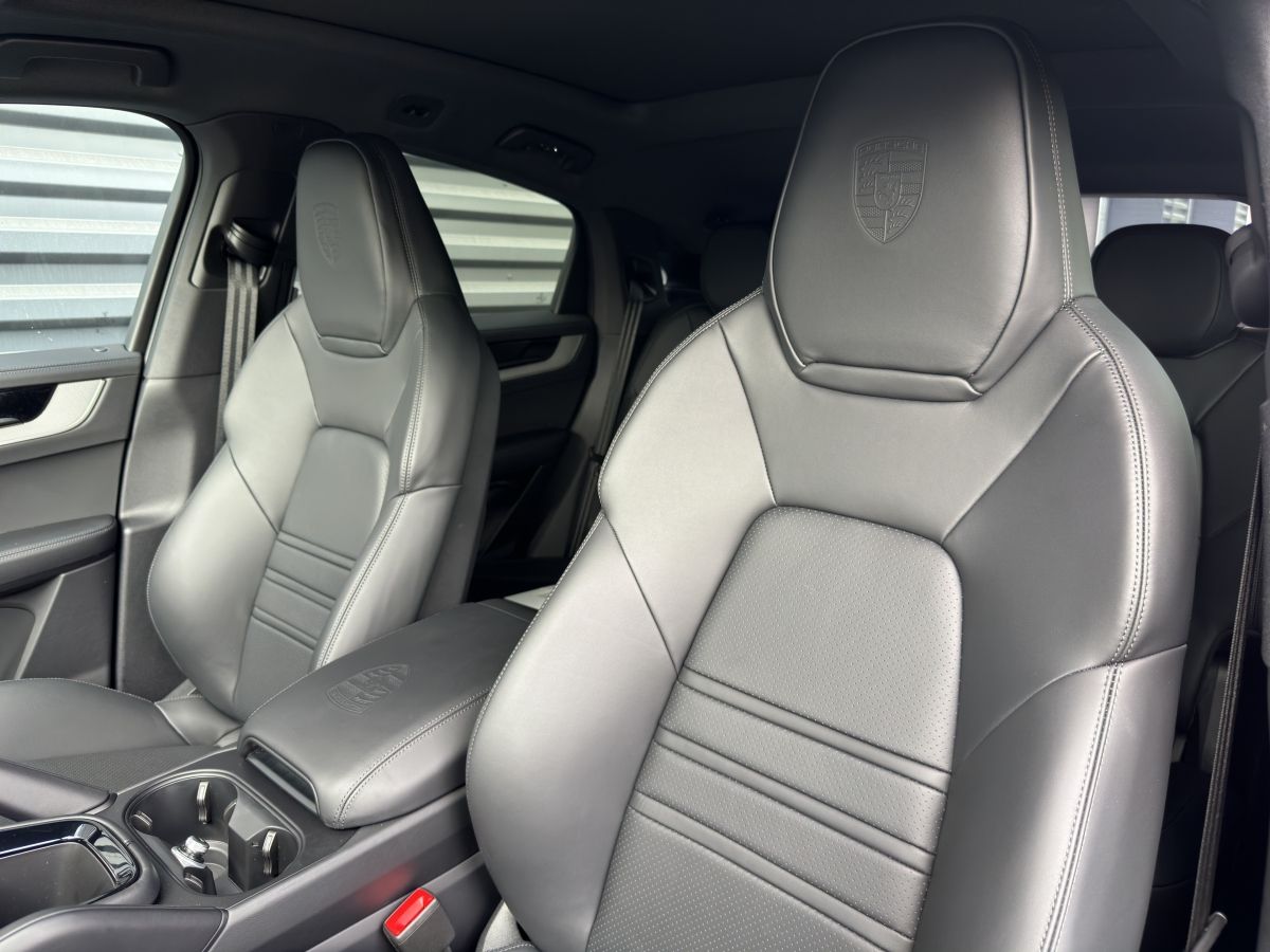 Porsche Cayenne E-Hybrid Coupe | Sportabgas | el. AHK |