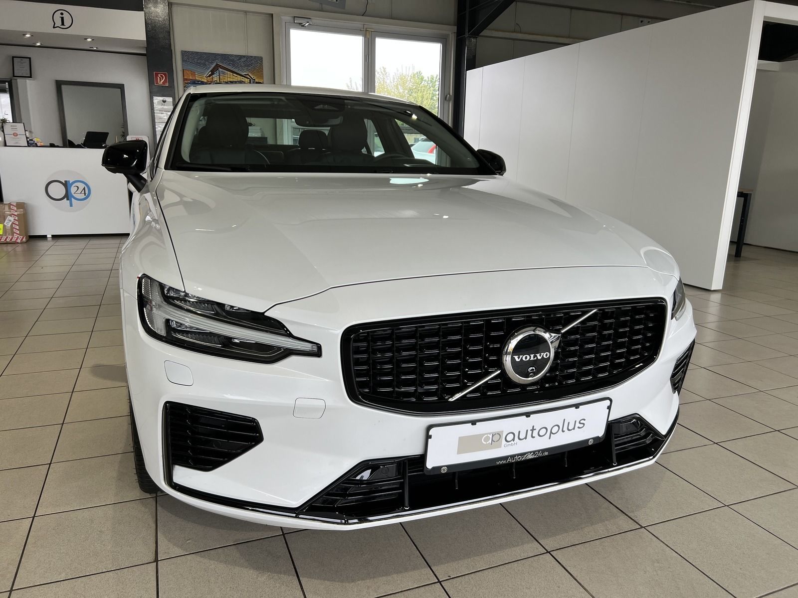 Volvo S60 T8 Ultimate Dark Recharge AWD B&W Massage