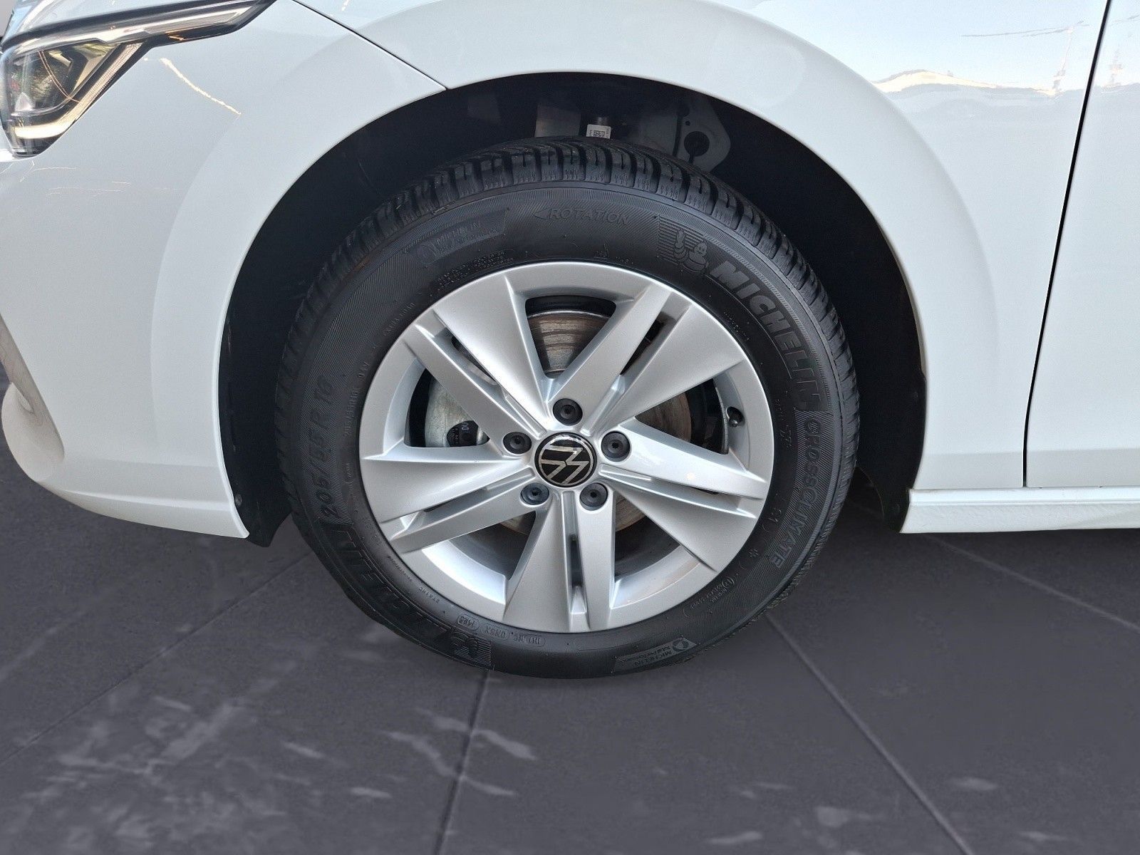 Volkswagen Golf 1.5 eTSI DSG Life #Head-Up #LED #App-Connec
