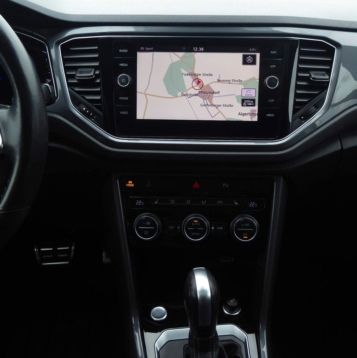 Volkswagen T-Roc Sport R-LINE - Samsaru's Car Outlet