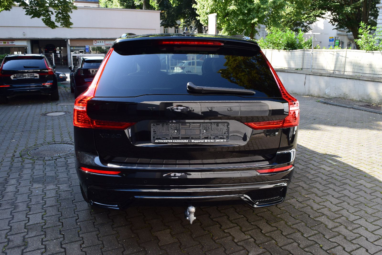 Volvo XC60 T6 AWD Black Edition - Samsaru's Car Outlet