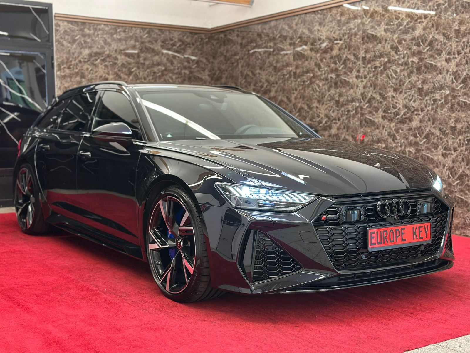 Audi RS6 4.0 TFSI*TIPTRONIQ*QUATTRO*DARK-BLUE*VOLL*