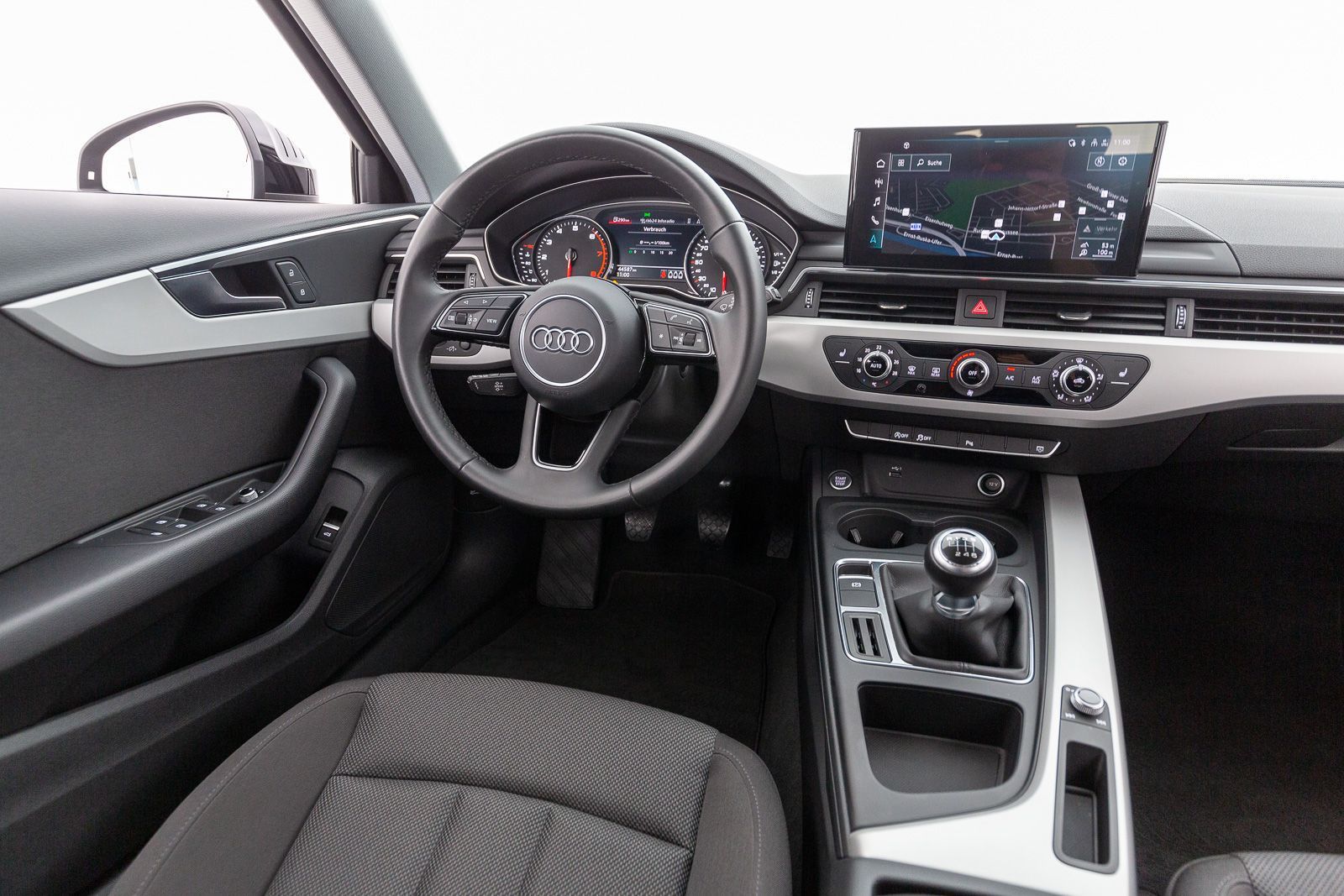 Audi A4 Avant 35 TFSI - Samsaru's Car Outlet