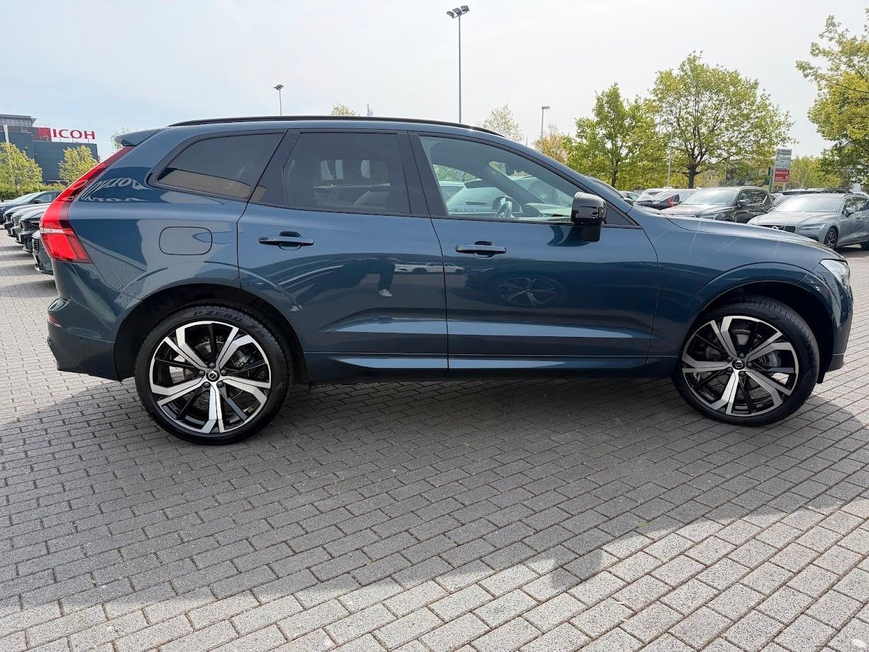 Volvo XC60 B5 Ultra Dark AWD