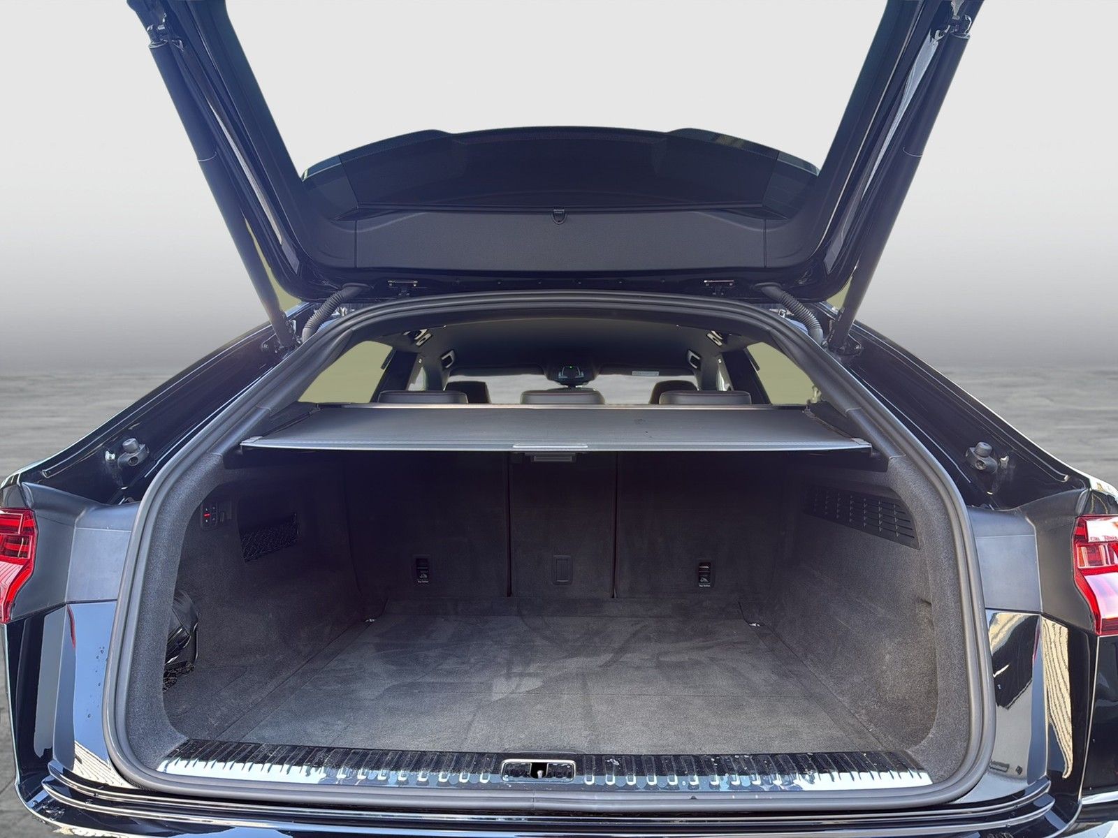 Audi RSQ8 quattro BLACKPAK B&O AHK 360CAM 23Z HEADUP