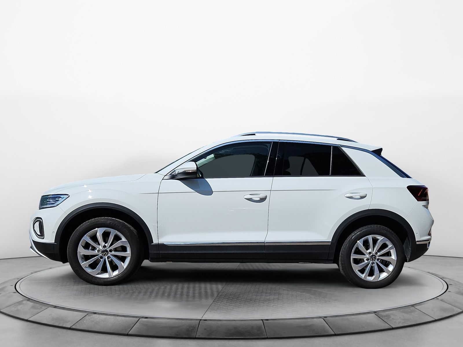 Volkswagen T-Roc 1.5 TSI Style - Samsaru's Car Outlet