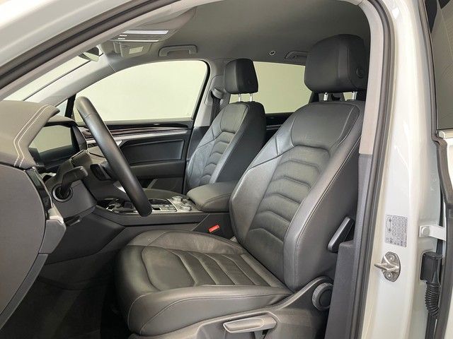 Volkswagen TOUAREG 3.0 V6 TDI Elegance 4Motion - Samsaru's Car Outlet