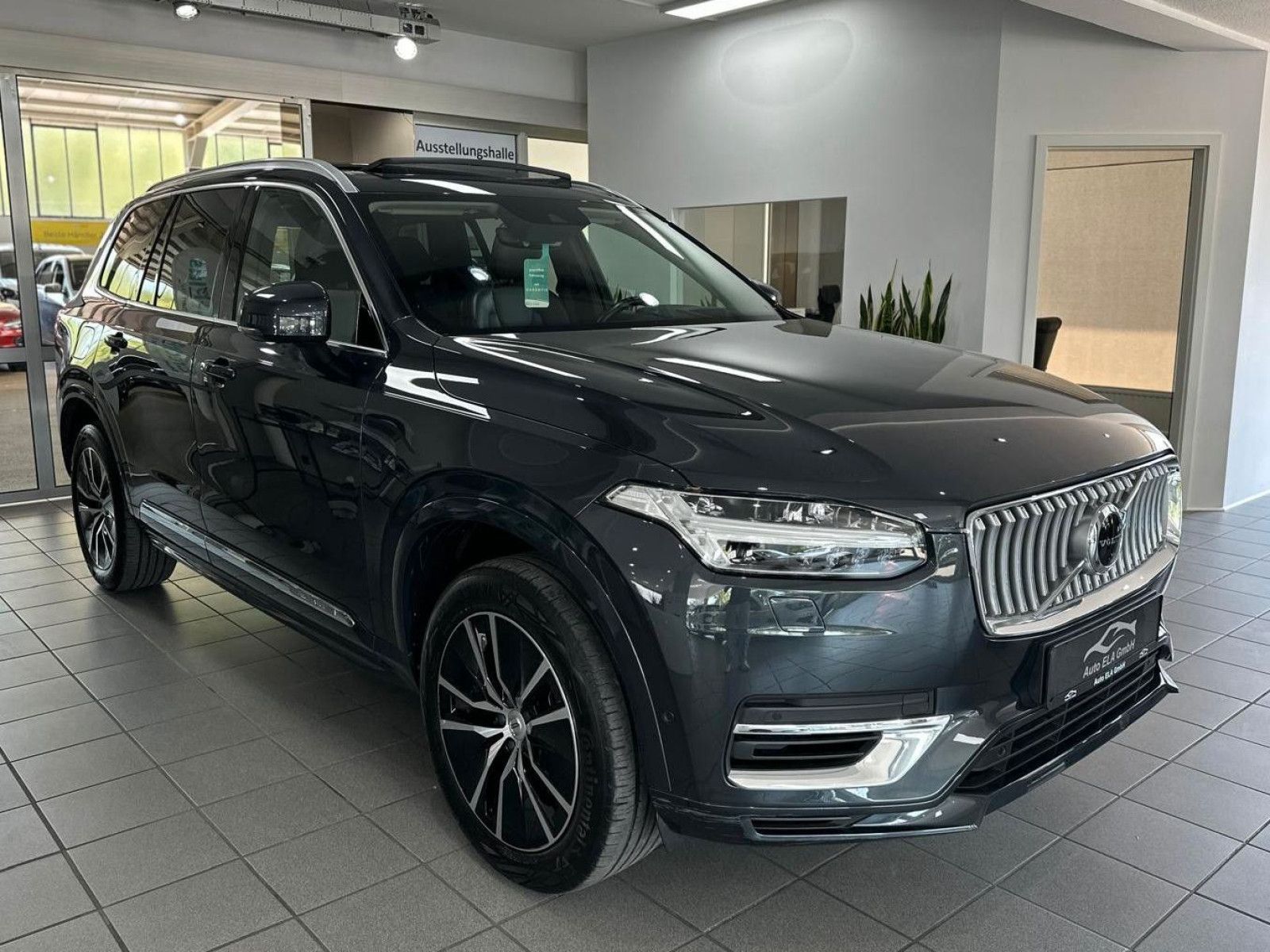 Volvo XC90 T8 Plug-In Hybrid - Samsaru's Car Outlet