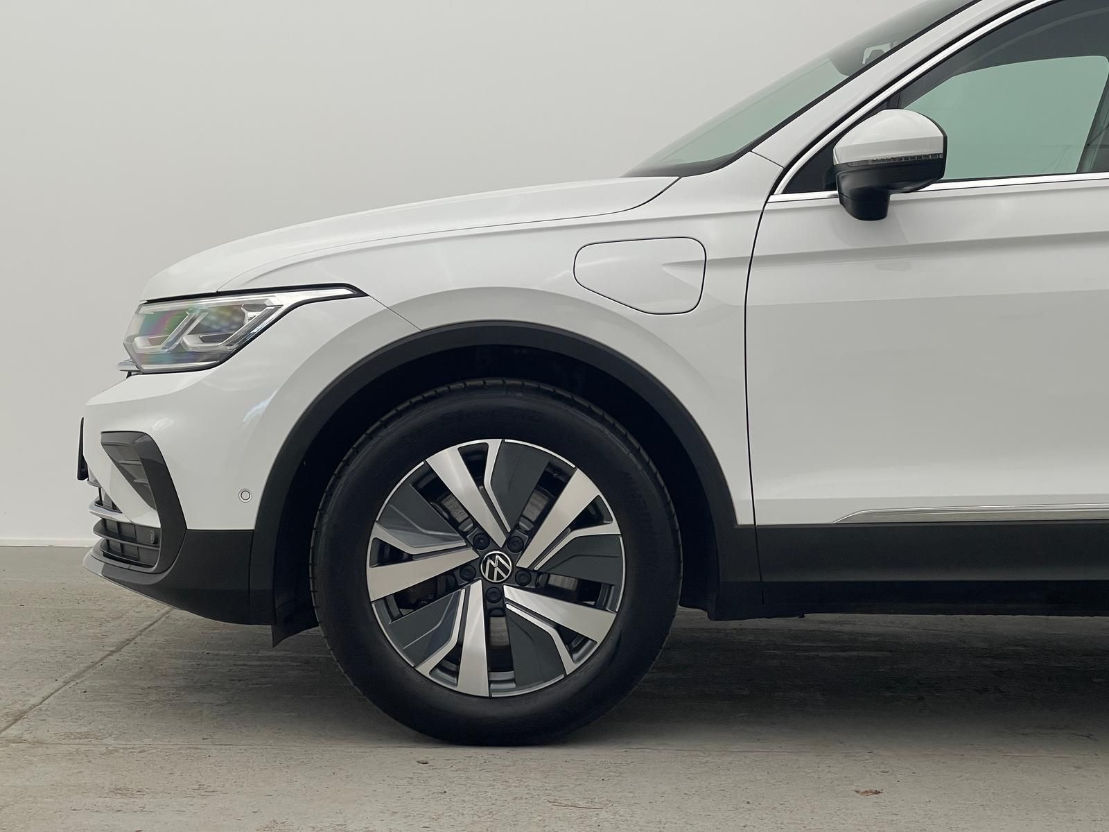Volkswagen Tiguan Elegance eHybrid *HuD*MATRIX*AHK*ACC*KEY*