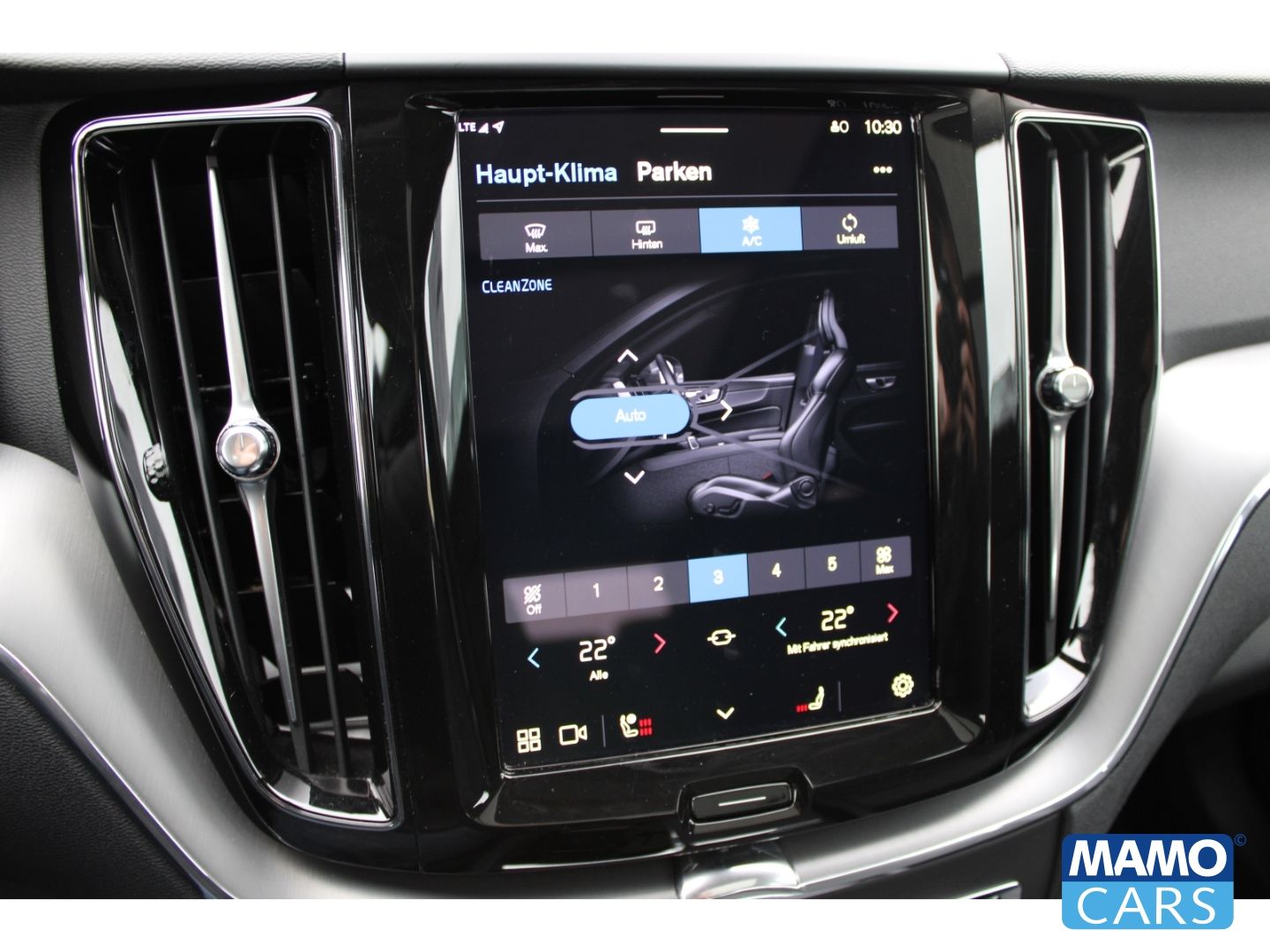 Volvo XC60 T6 AWD Recharge Core AHK/PANO/4xSHZ