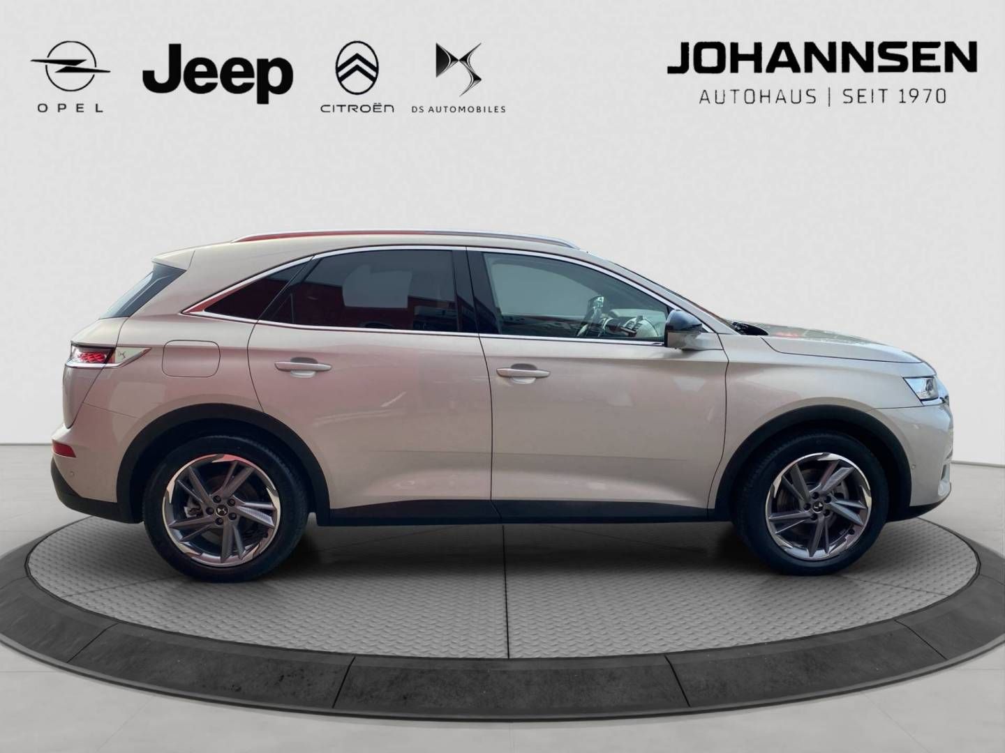 DS Automobiles DS7 (Crossback) E-Tense 300 1.6
