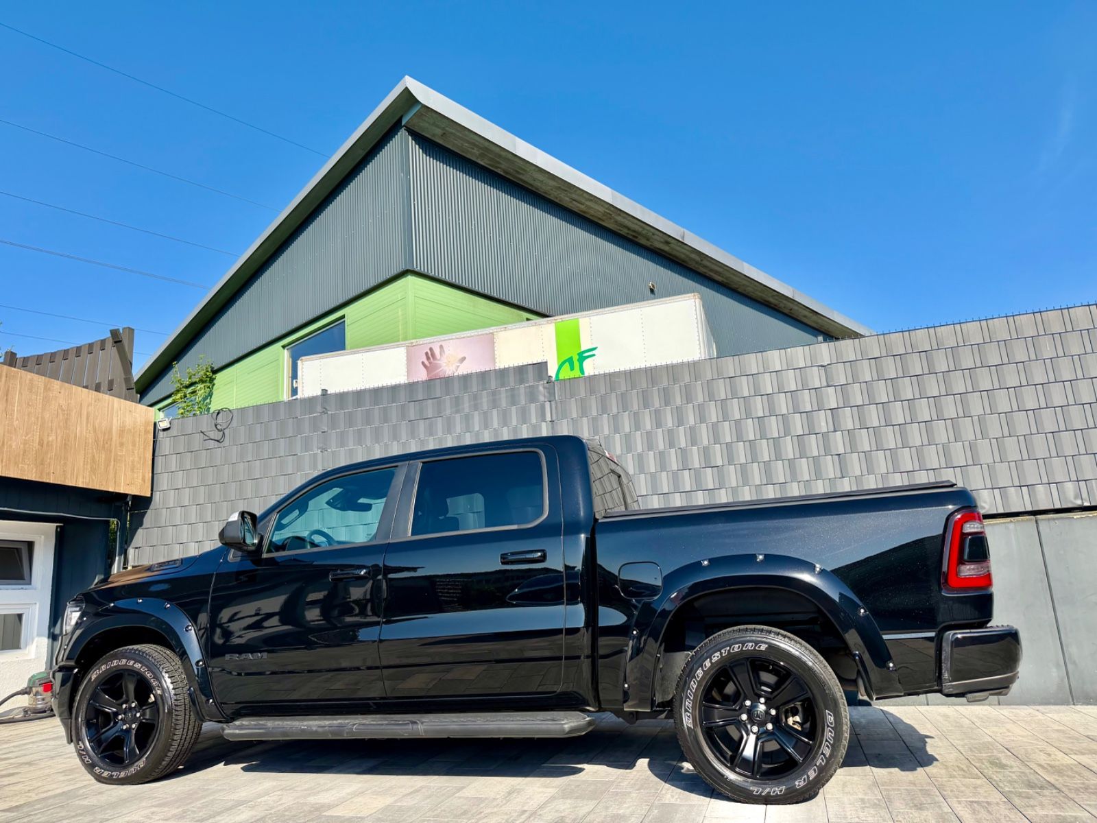 Dodge RAM 5,7 V8 HEMI-WIDEBODY-SPORT/EDITION-CREW CAB