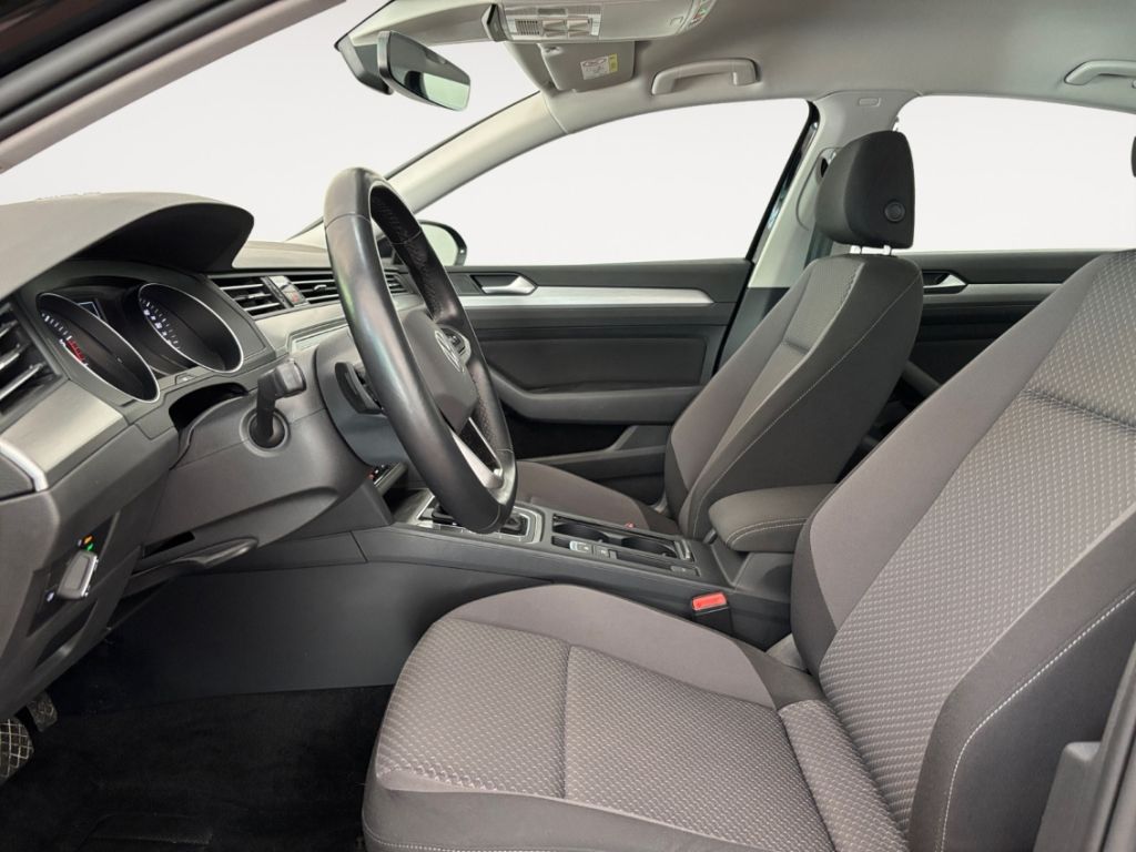 Volkswagen Passat Basis - Samsaru's Car Outlet