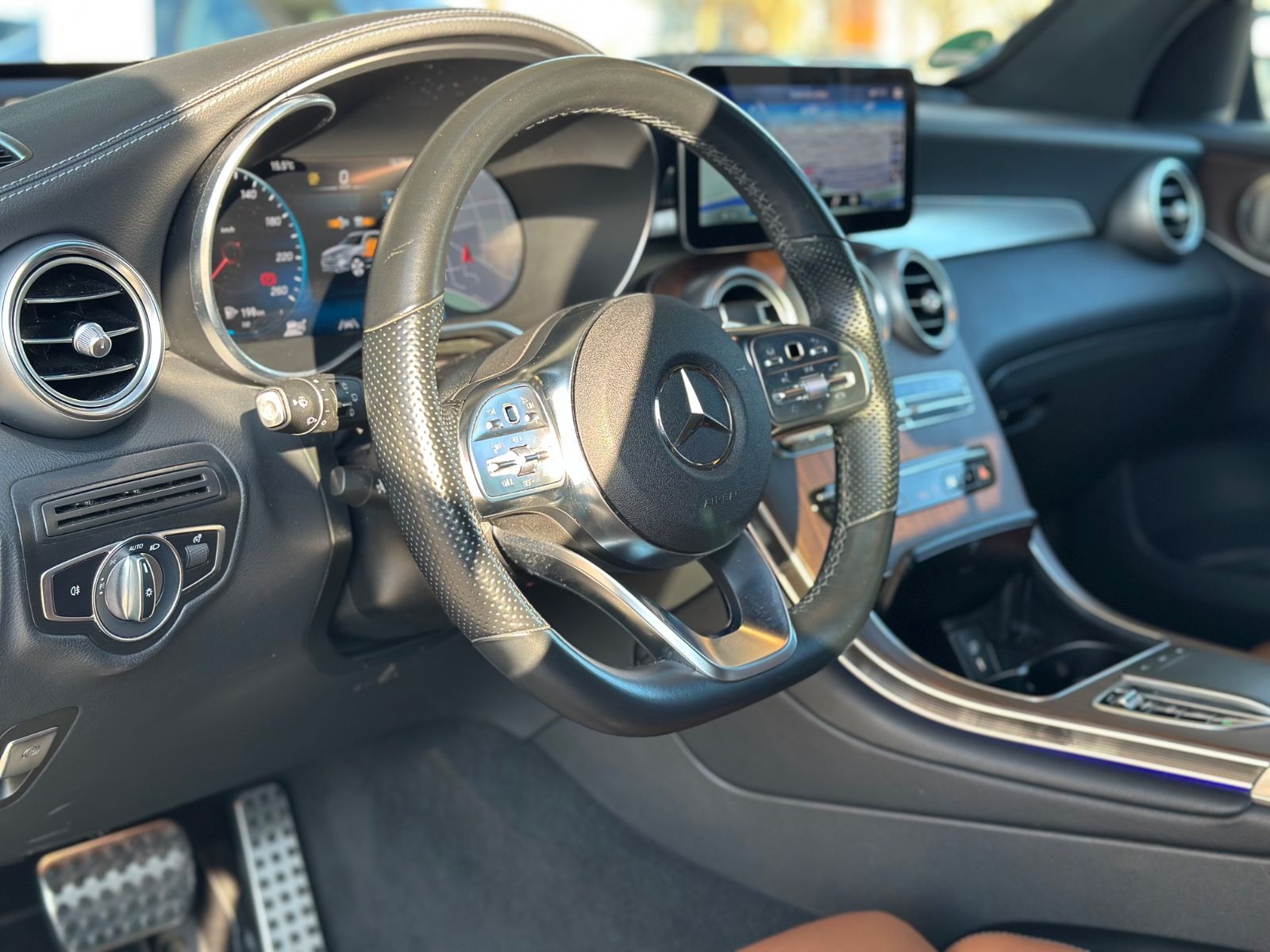 Mercedes-Benz GLC 300 d AMG 4M - Samsaru's Car Outlet