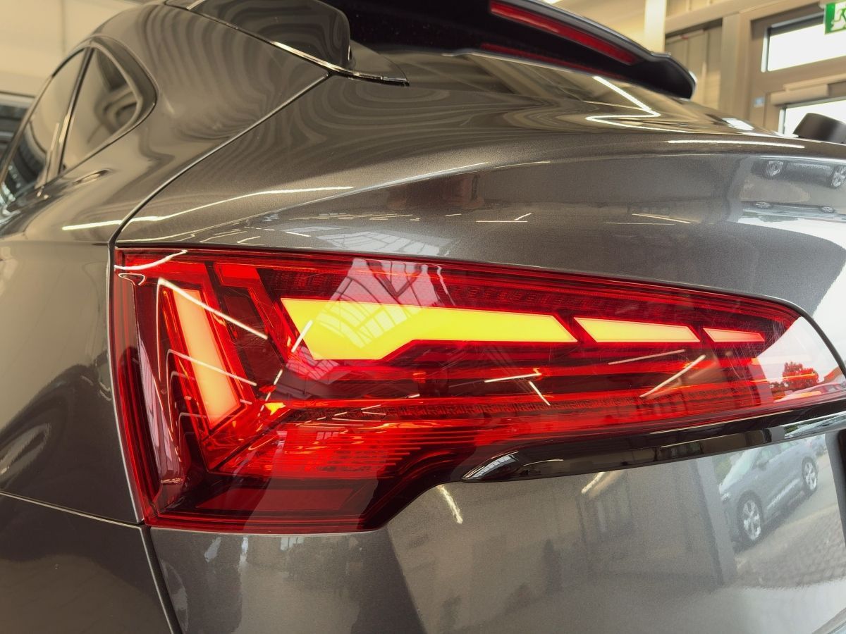 Audi Q5 Sportback S line 40 TDI quattro Matrix B&O Ka