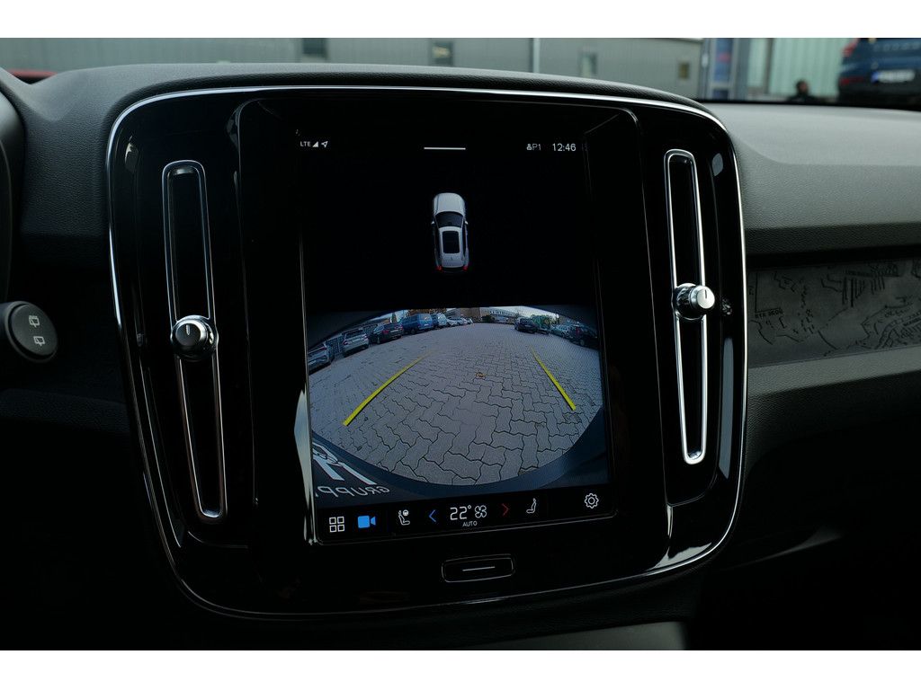 Volvo XC40 Plus Recharge Pure Electric 2WD