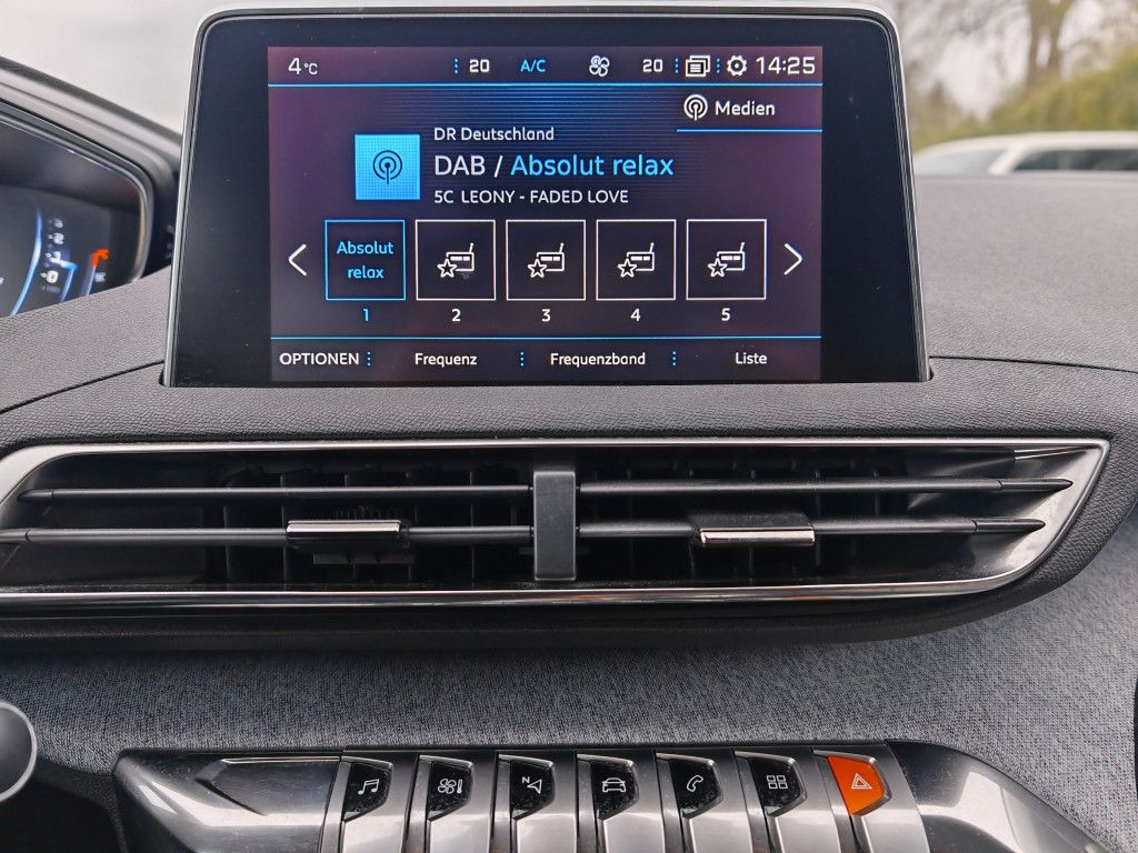 Peugeot 3008 BlueHDI 130 EAT8 ALLURE - Samsaru's Car Outlet