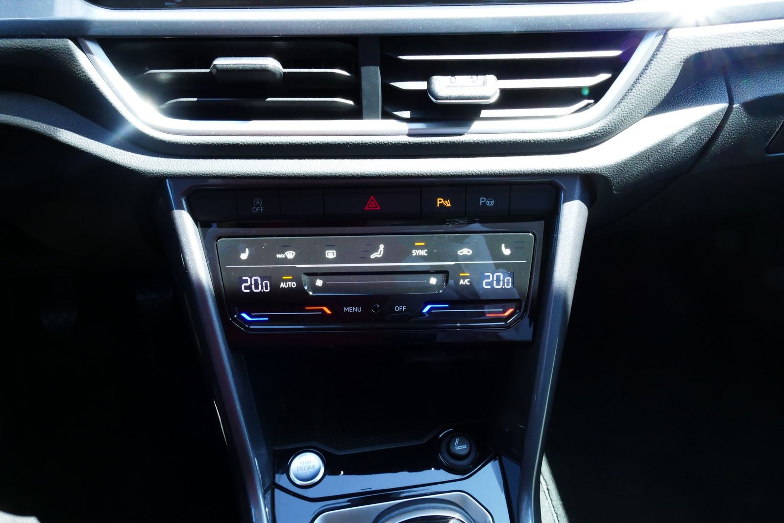 Volkswagen T-Roc 1.5 TSI Style - Samsaru's Car Outlet