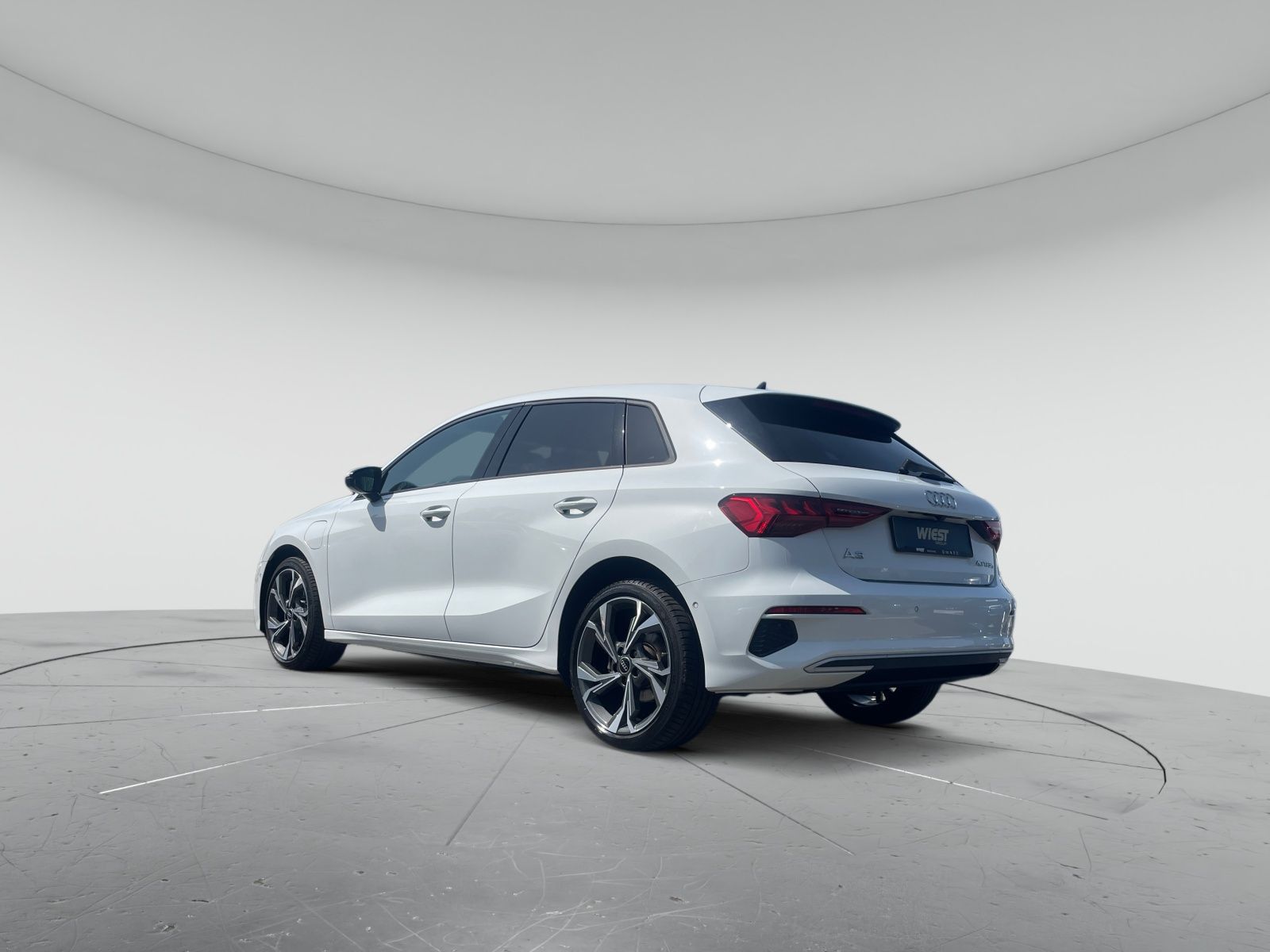 Audi A3 Sportback 40 1.4 TFSIe advanced S line Navi R