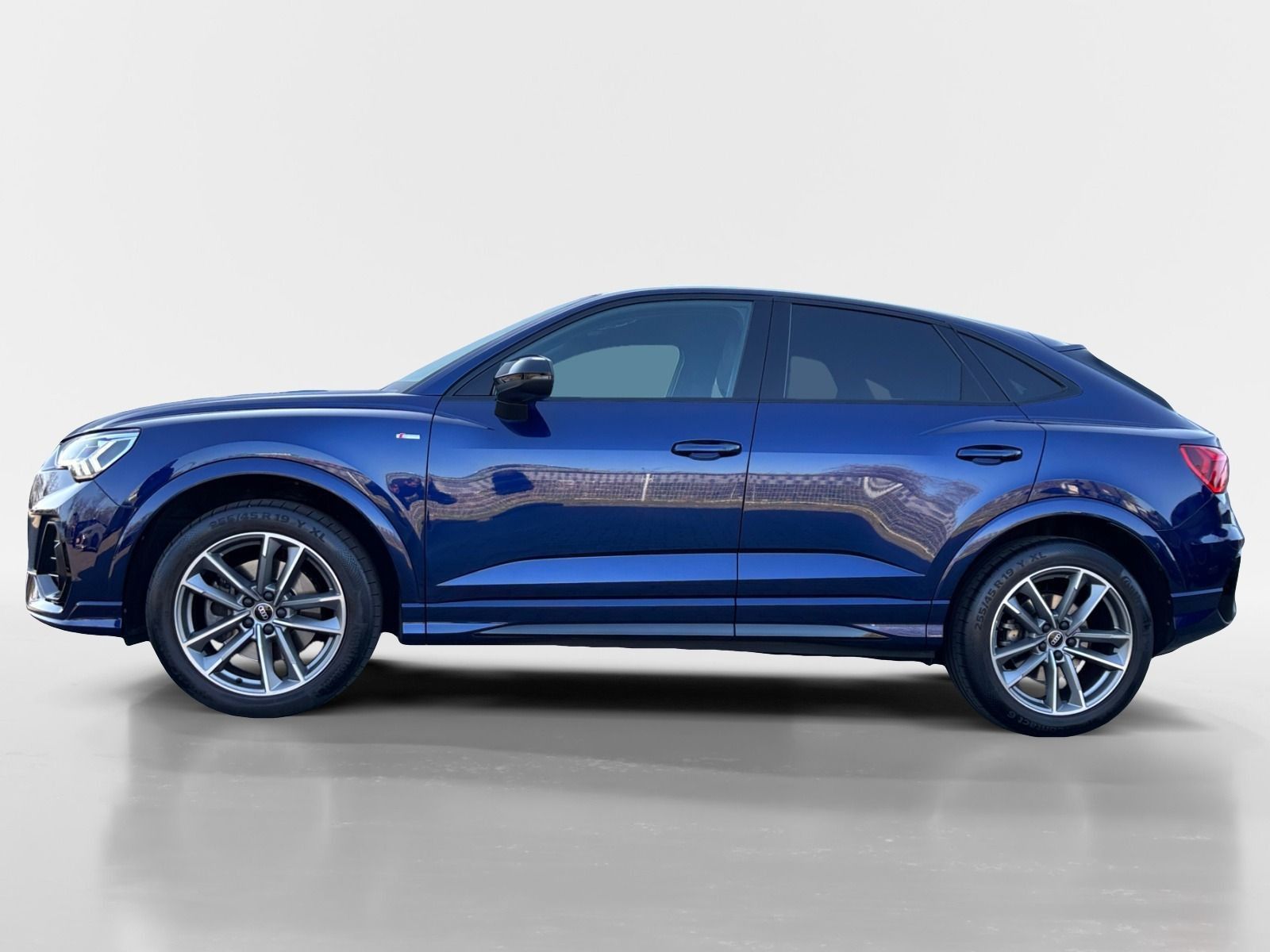 Audi Q3 Sportback 40 TFSI quattro S line - Samsaru's Car Outlet