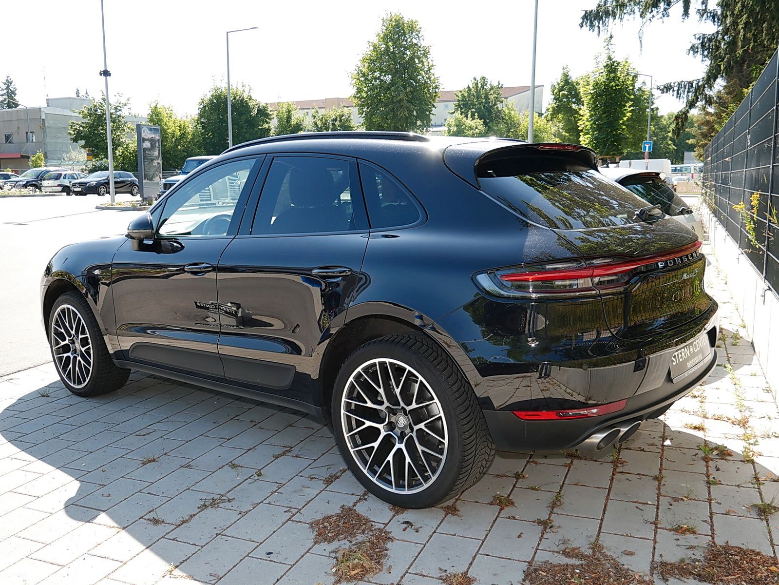 Porsche Macan S - Samsaru's Car Outlet