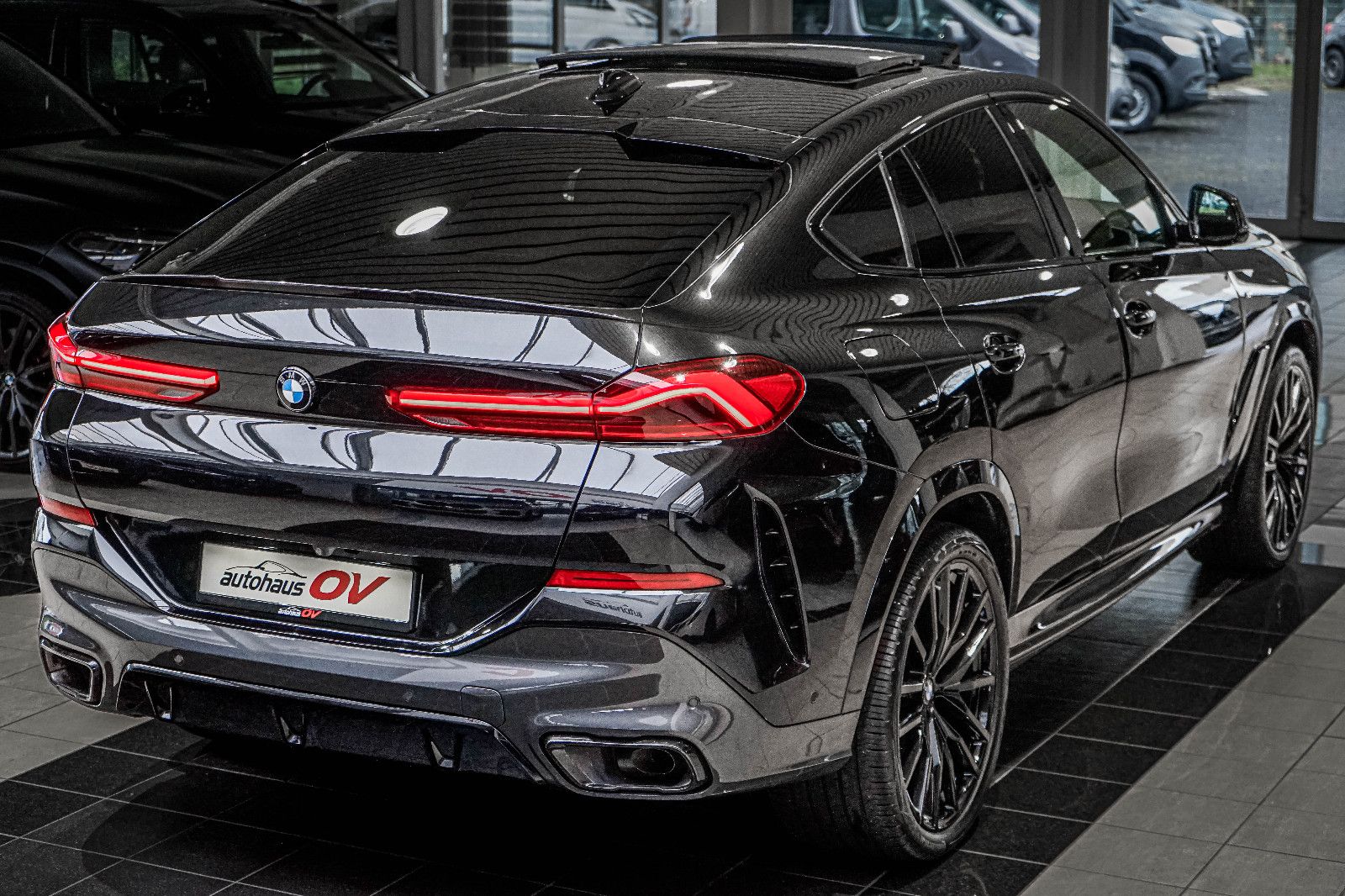 BMW X6 40xd M Sport*3xTV*Carbon*Massage*ACC*PanoSKY*