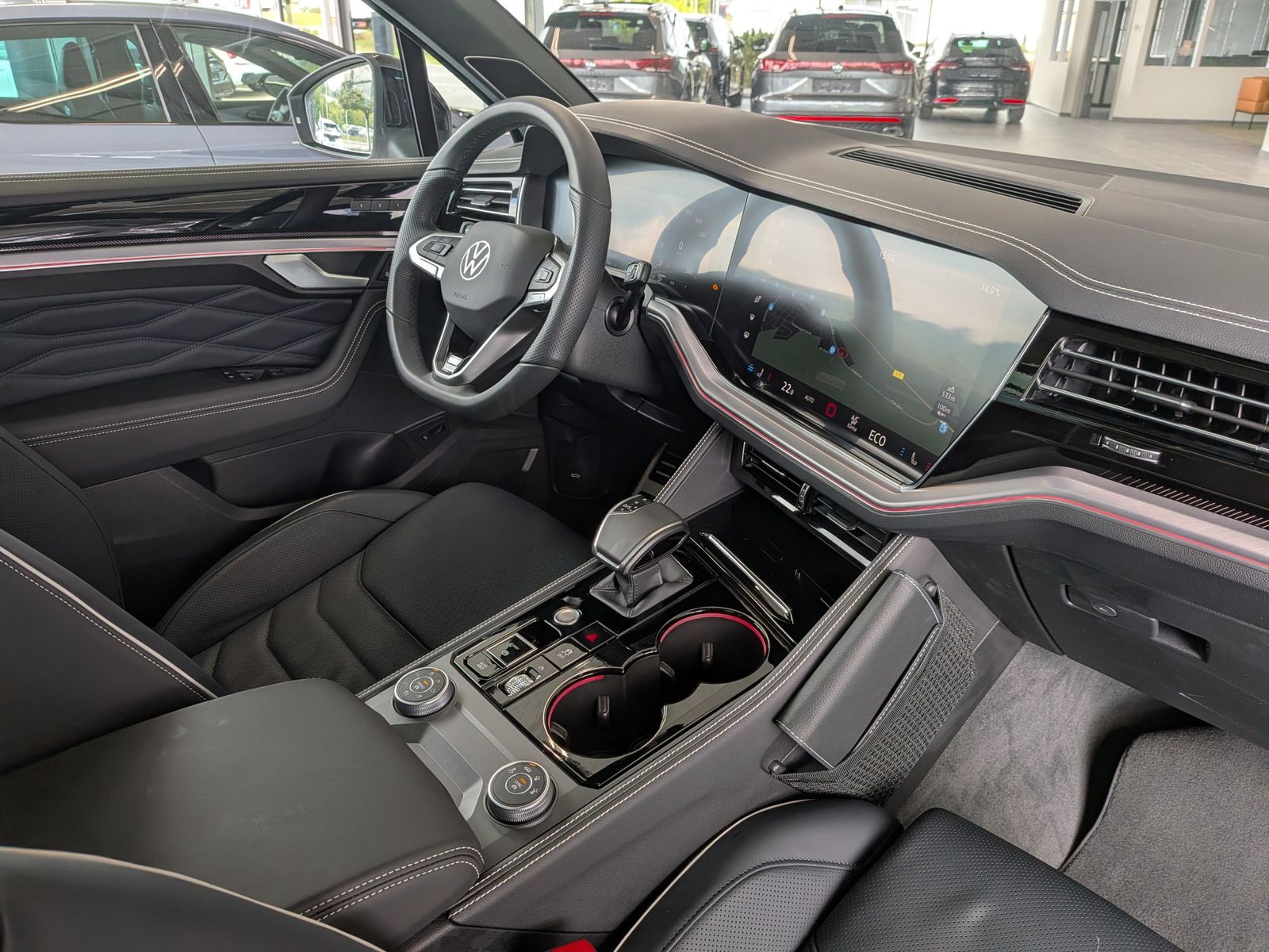 Volkswagen Touareg 3.0TDI 4M R-Line VOLL Black 22" UPE 114T