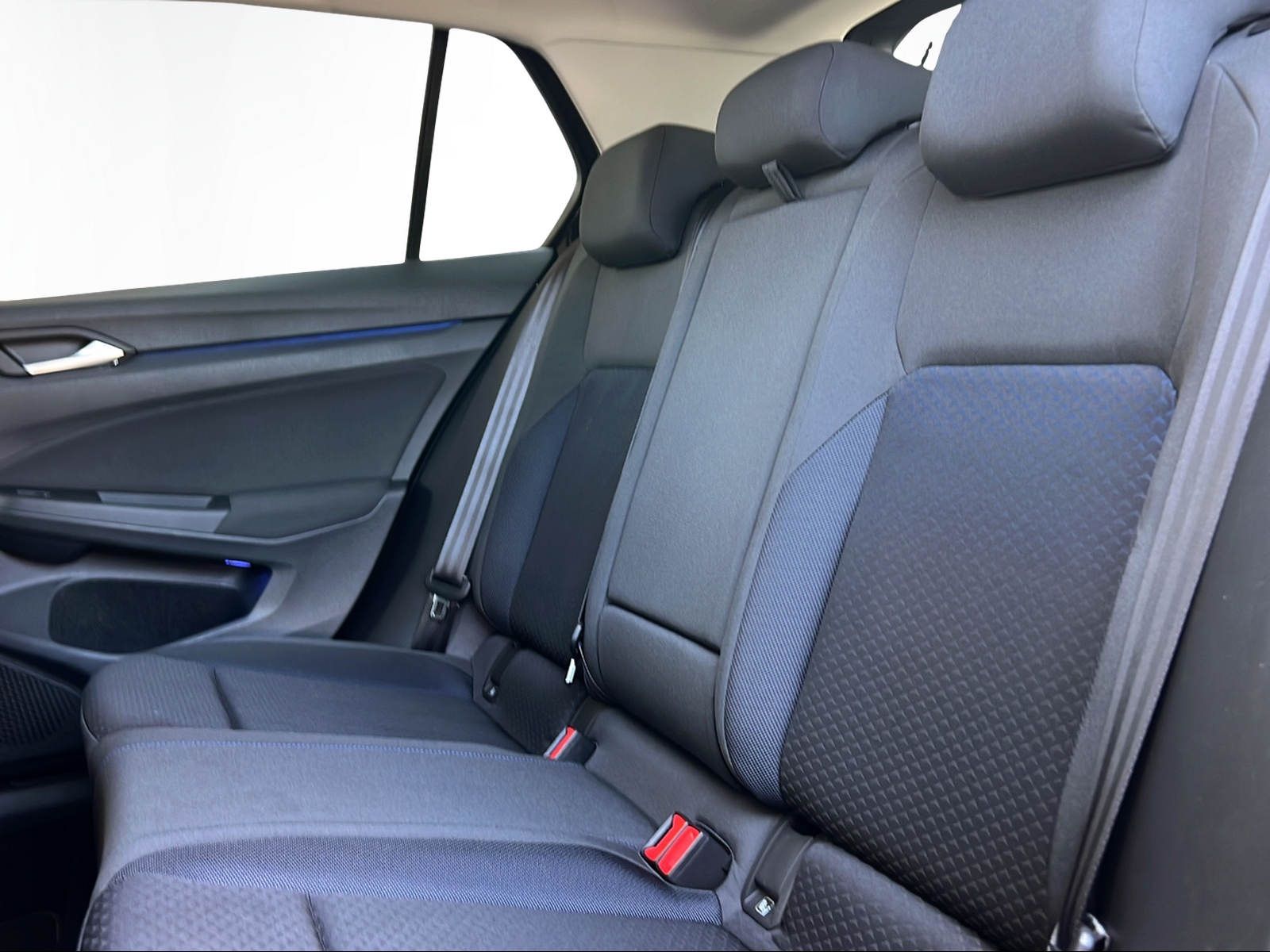 Volkswagen Golf VIII 1.5 TSI United - Samsaru's Car Outlet