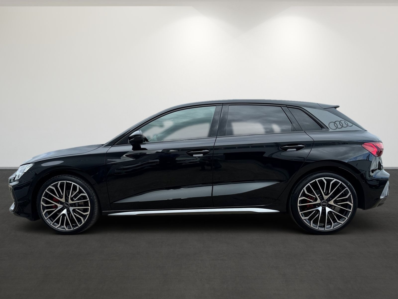 Audi A3 Sportback 35 TFSI S line - Samsaru's Car Outlet