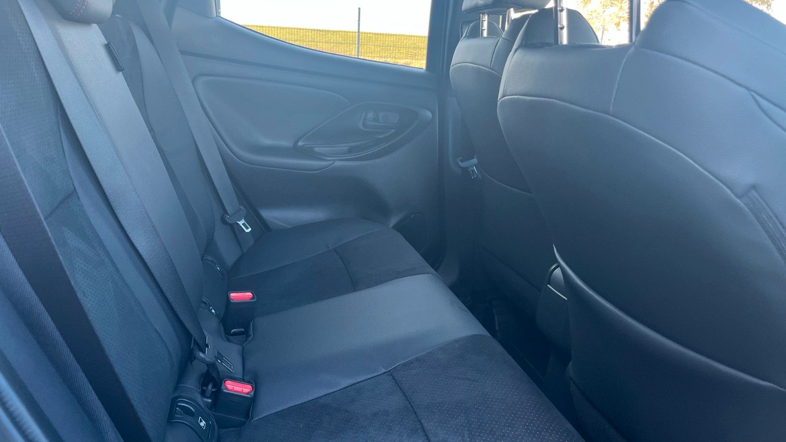 Toyota Yaris 1.5-l-VVT-i Hybrid GR SPORT *JBL PREMIUM*