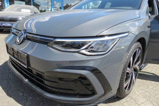 Volkswagen Golf VIII 2.0 TDI R-Line - Samsaru's Car Outlet