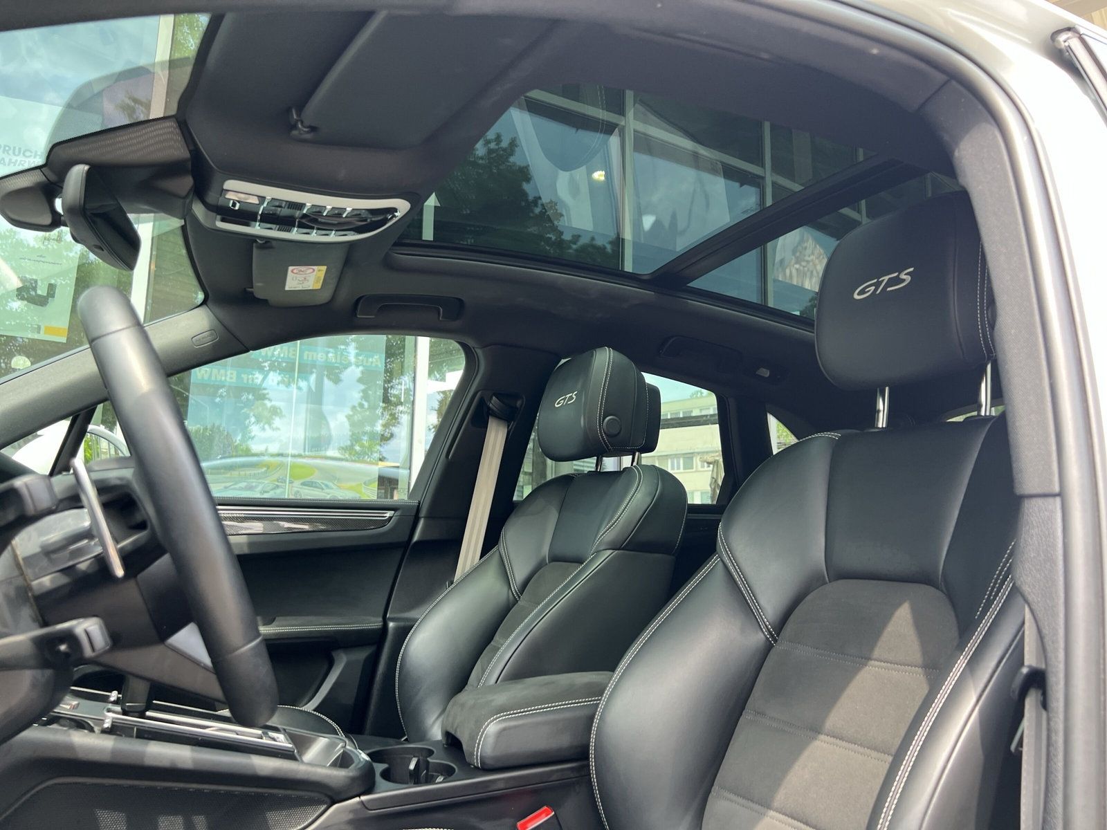 Porsche Macan GTS - Samsaru's Car Outlet