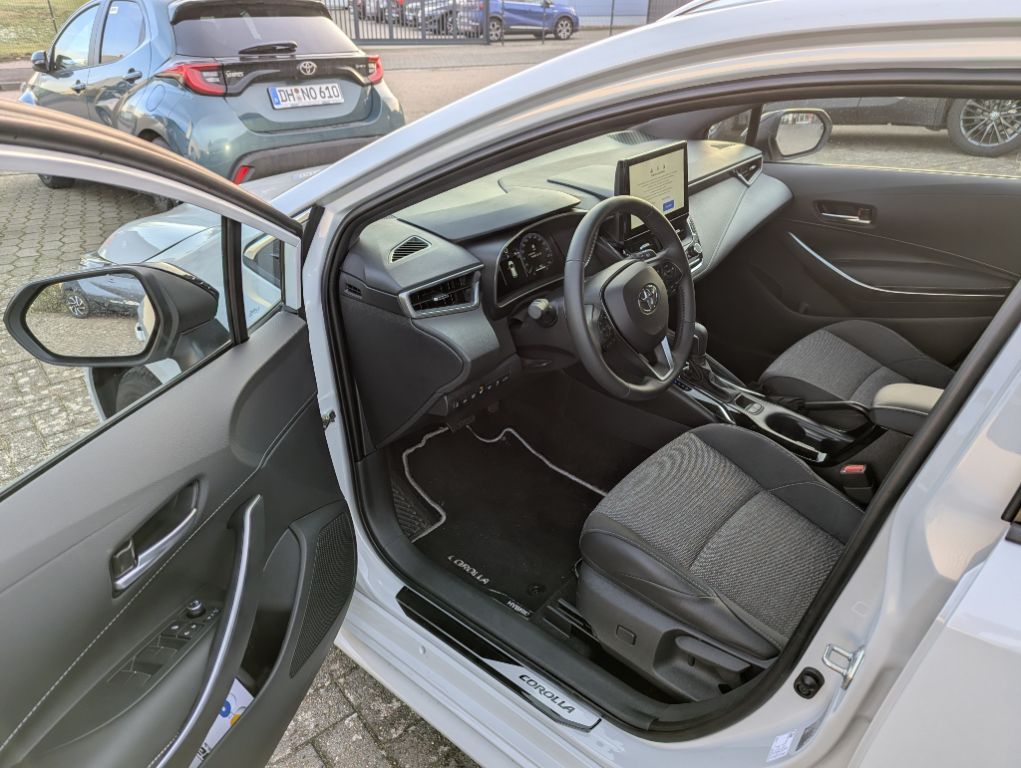Toyota Corolla 2.0 Hybrid Touring Sports Teamplayer