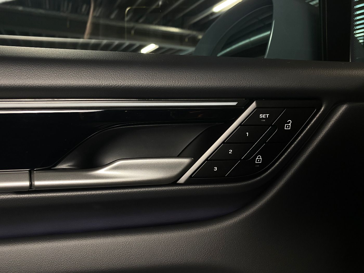 Porsche Macan 4 | Luftfederung | Panorama | BOSE | AHK |