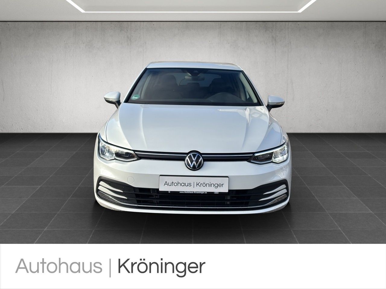 Volkswagen Golf VIII MOVE 1.5 eTSI DSG - Samsaru's Car Outlet