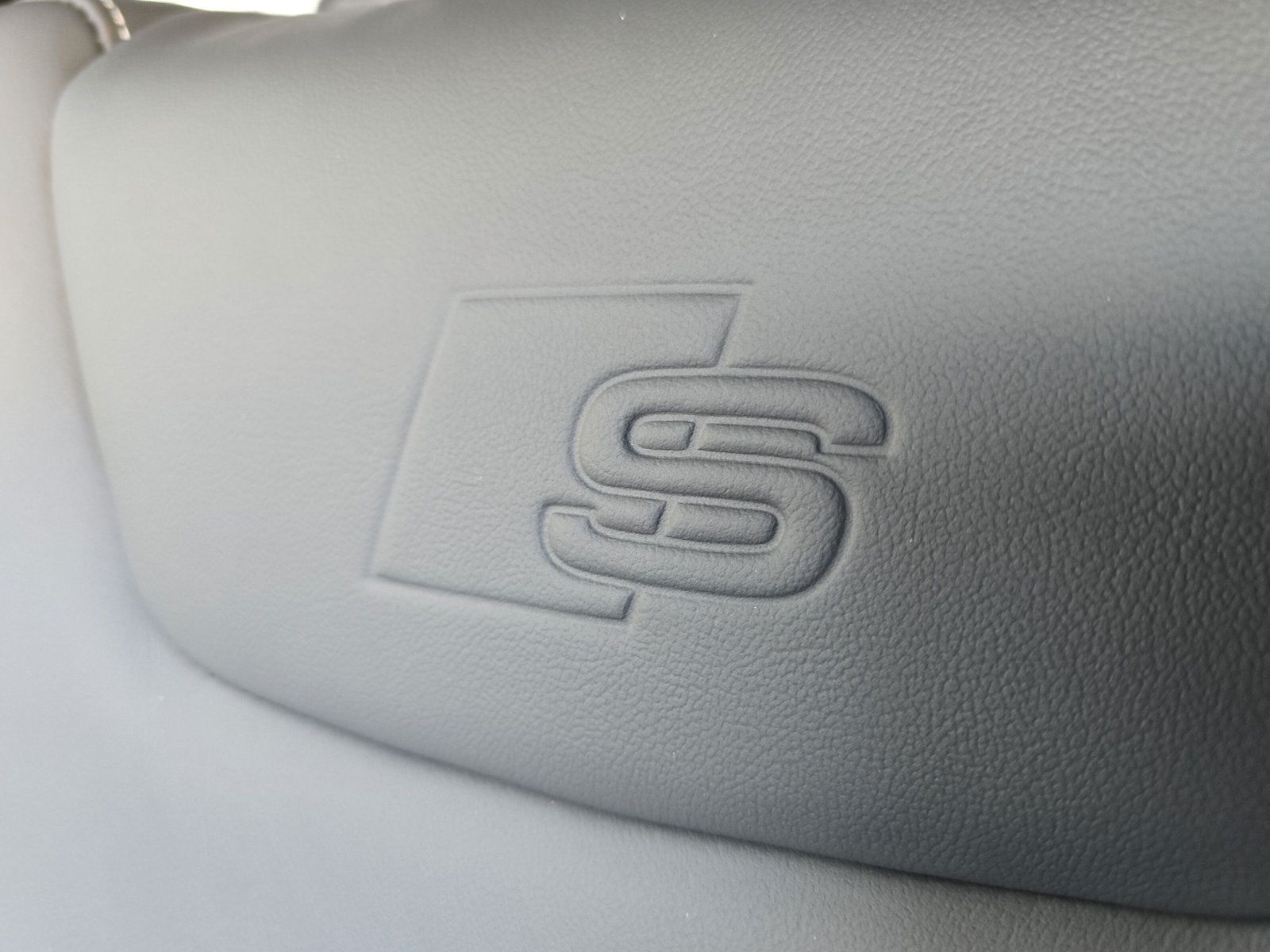 Audi A6 Limousine 50 TFSI e qu S line - Samsaru's Car Outlet